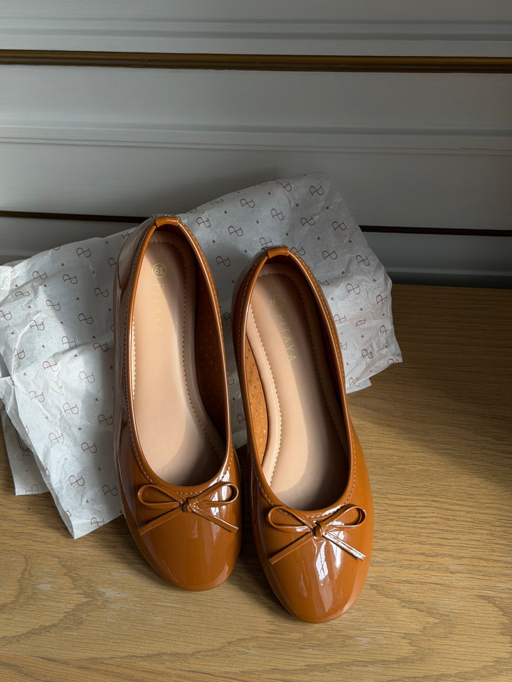 Preloved Dora Bow Ballerina - Shiny Camel