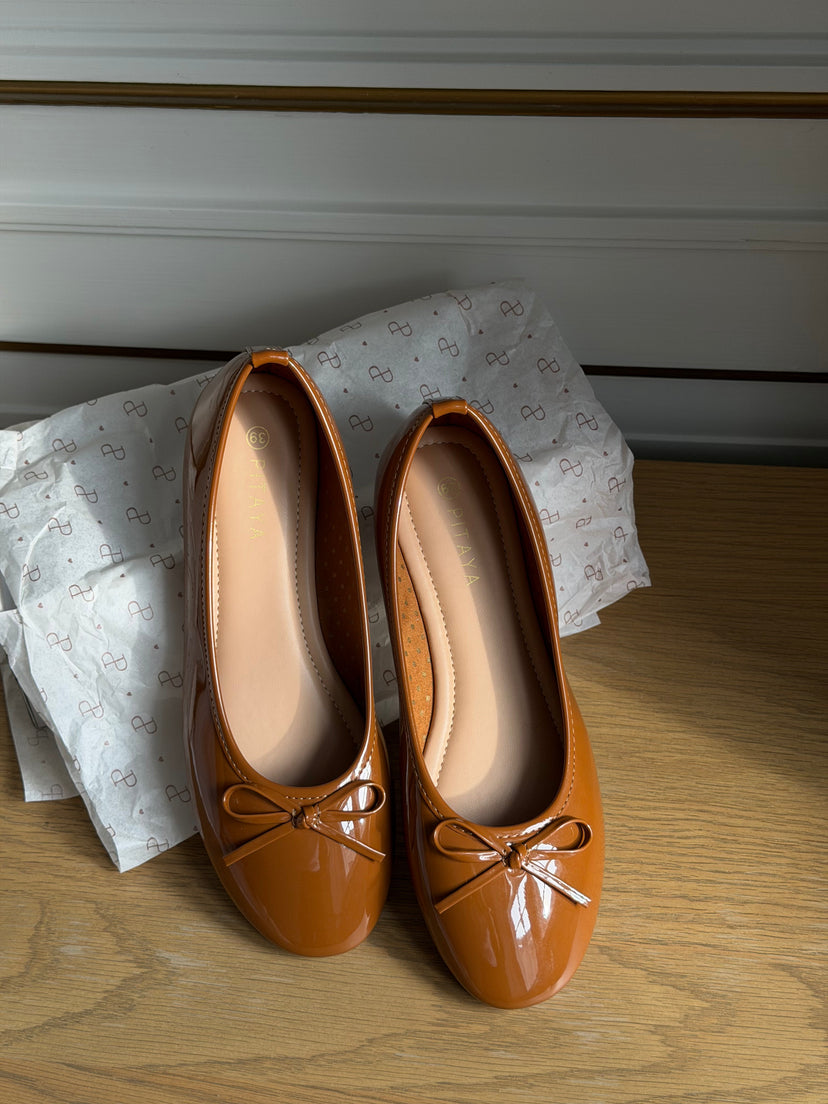 Preloved Dora Bow Ballerina - Shiny Camel