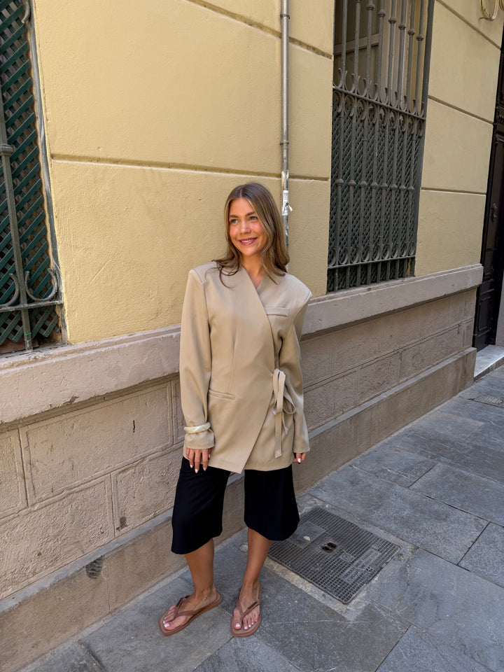 Lulu Belt Blazer - Beige