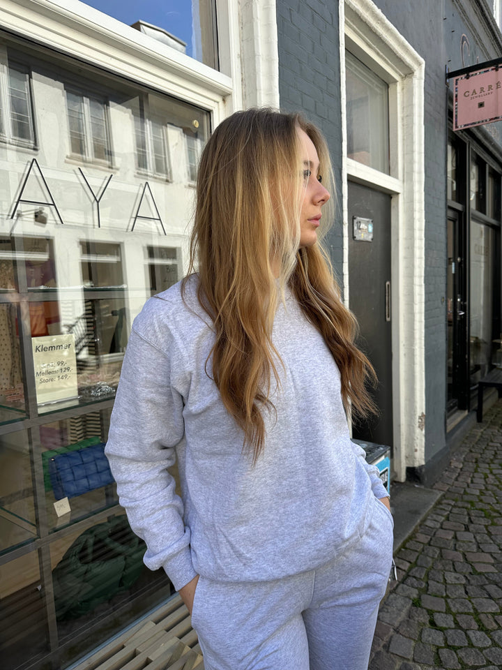 Preloved Crewneck Sweatshirt, Fruit Of the Loom - Grey