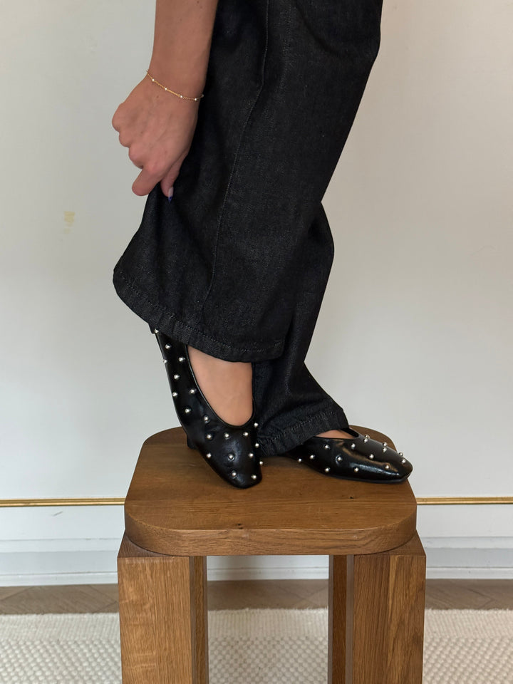 Preloved Emma Stud Ballerina - Black