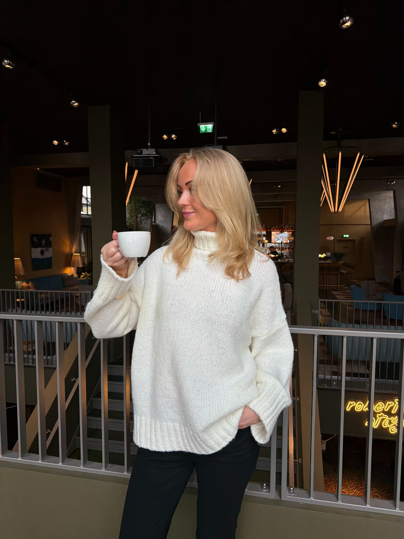 Isabella Chunky Knit - White