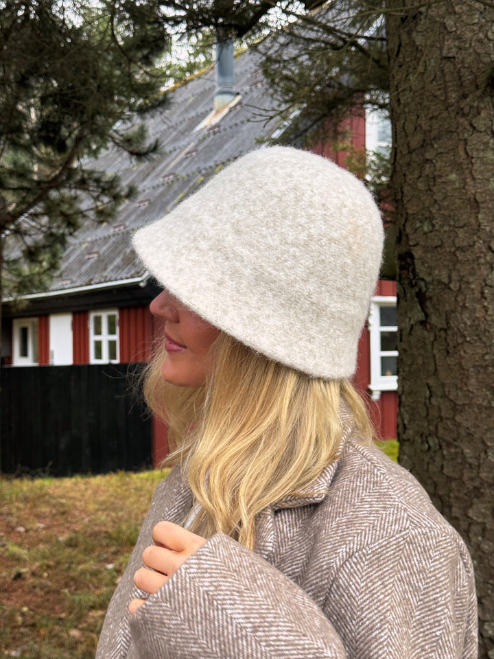 Raye Bucket Hat - Beige