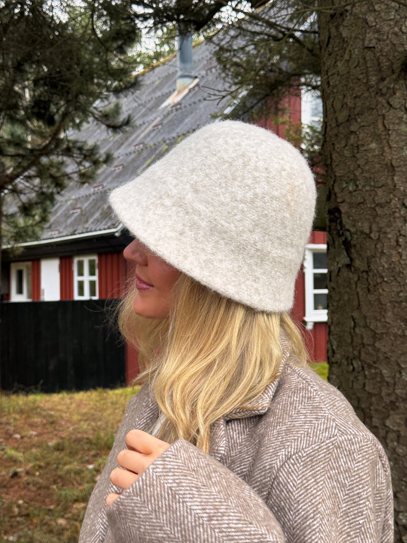 Raye Bucket Hat - Beige