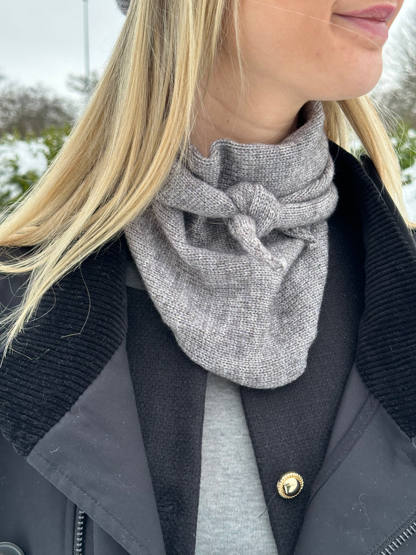 Carla Scarf - Grey