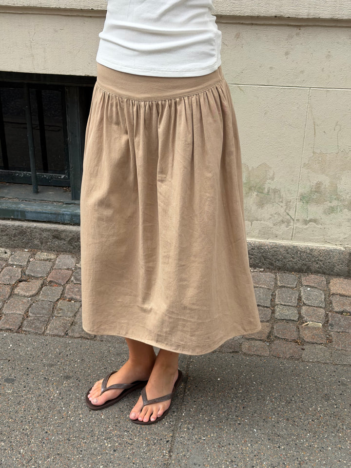 Sille Maxi Peplum Skirt - Camel