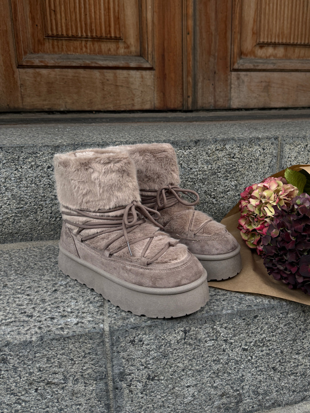 Gry Faux Fur Boots - Taupe