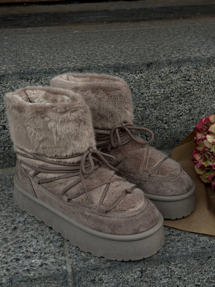 Gry Faux Fur Boots - Taupe