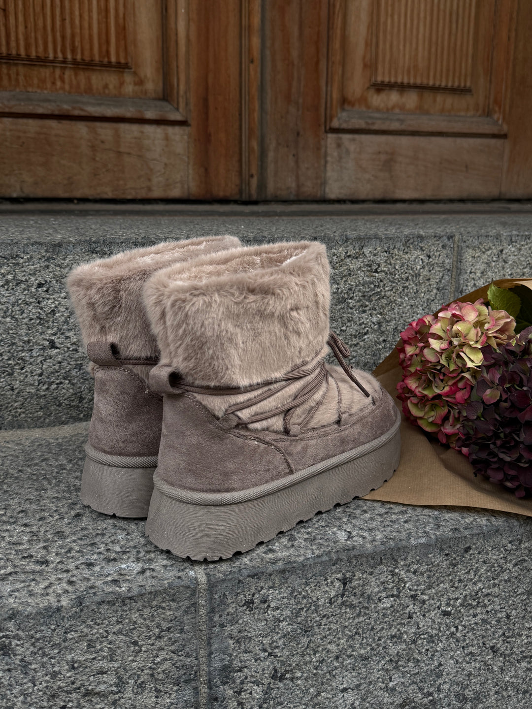 Gry Faux Fur Boots - Taupe