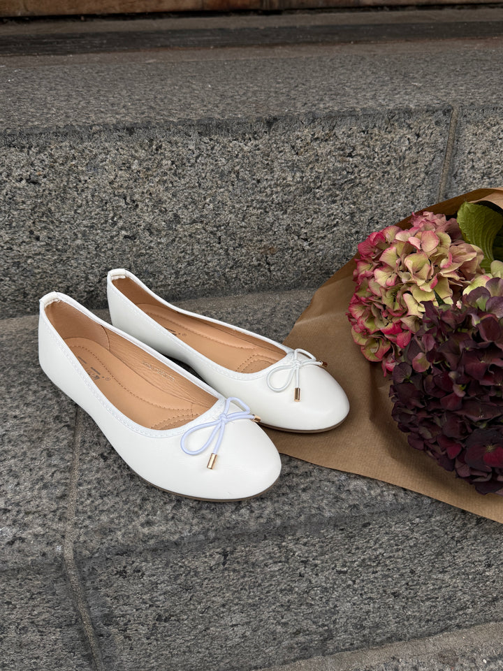 Maya Ballerina - White