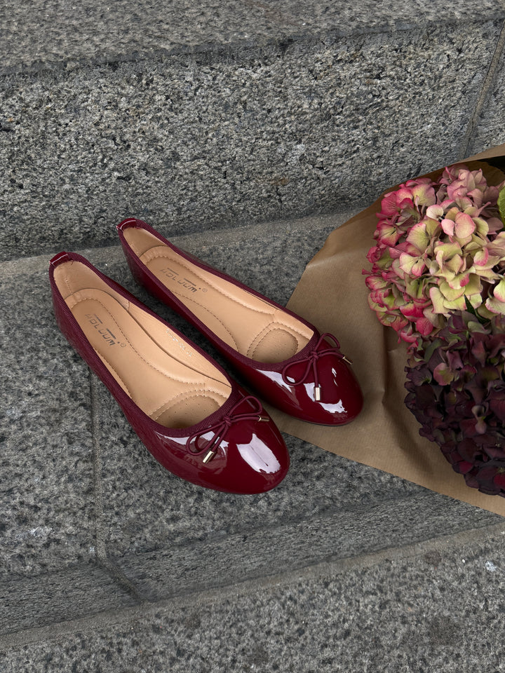 Sarah Shiny Ballerina - Burgundy