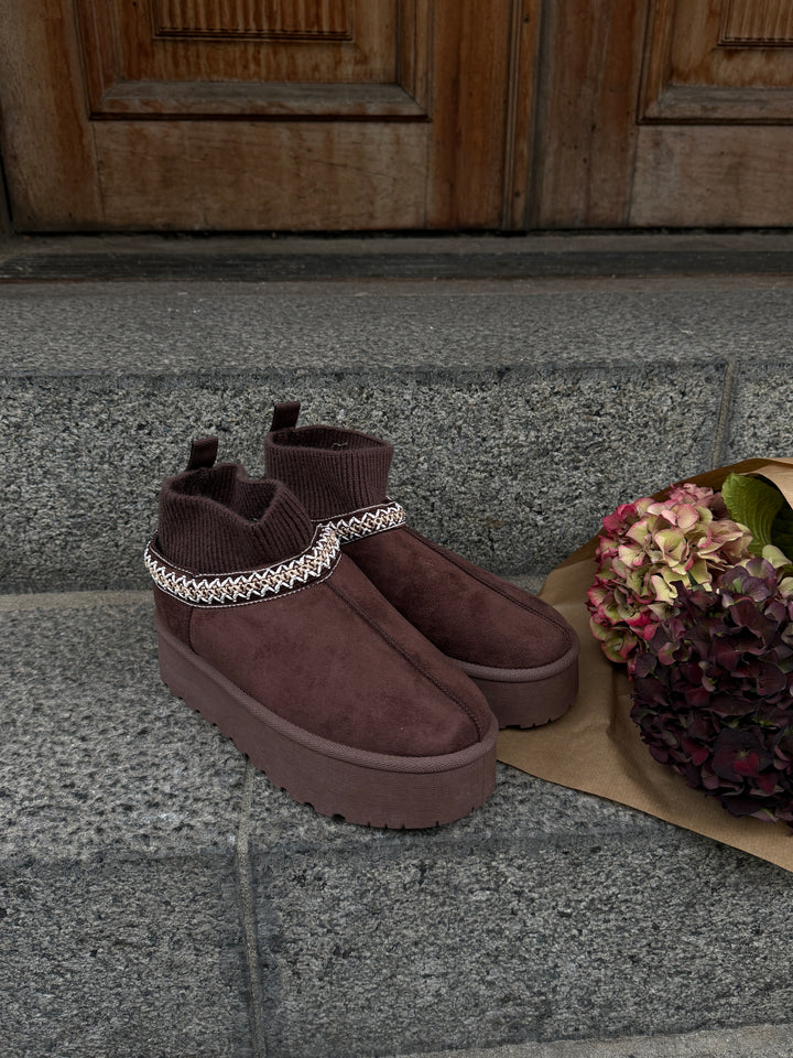 Melina Teddy Boots - Dark Brown