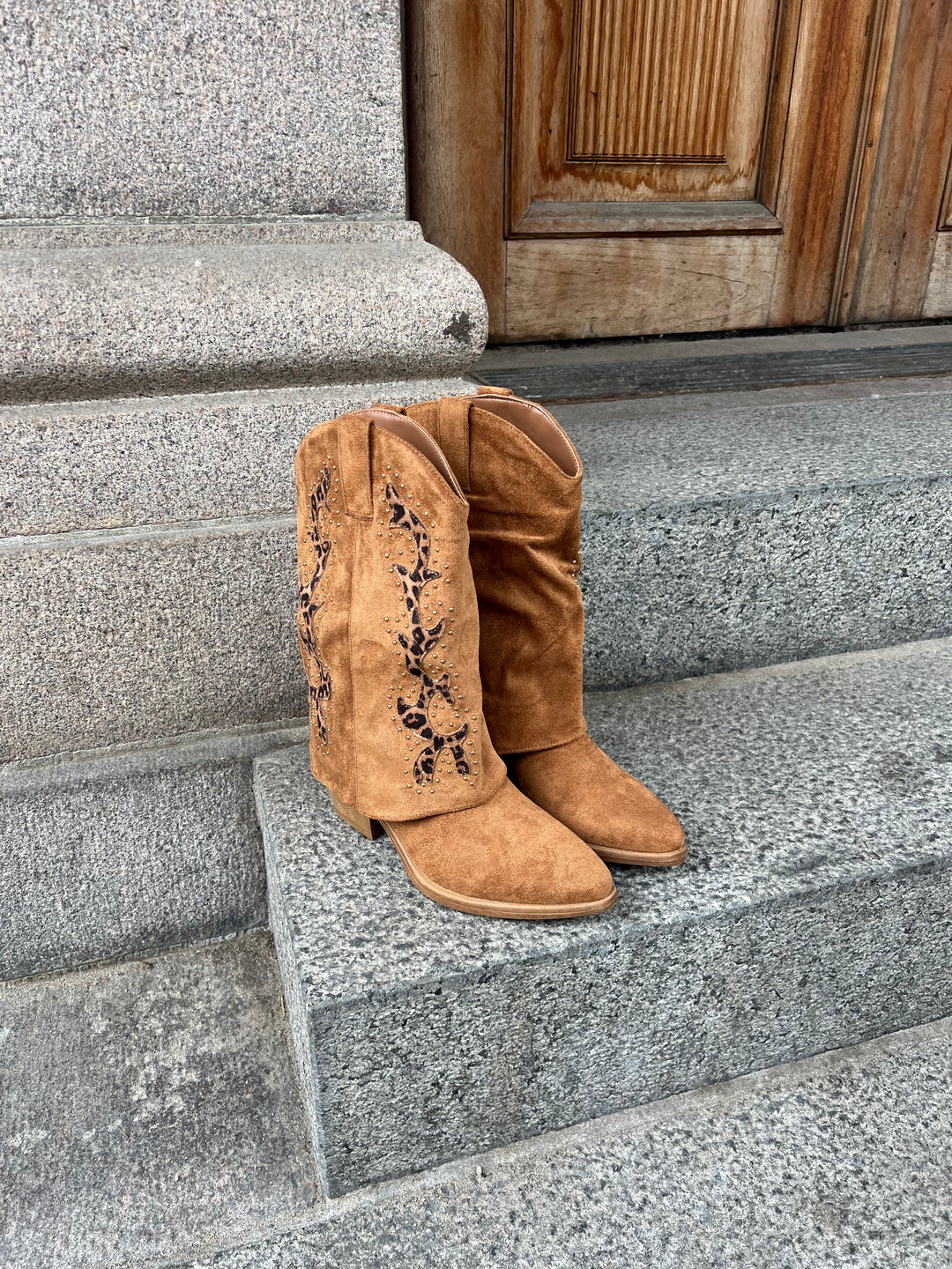 Arizona Embroidered Western Boots – Camel