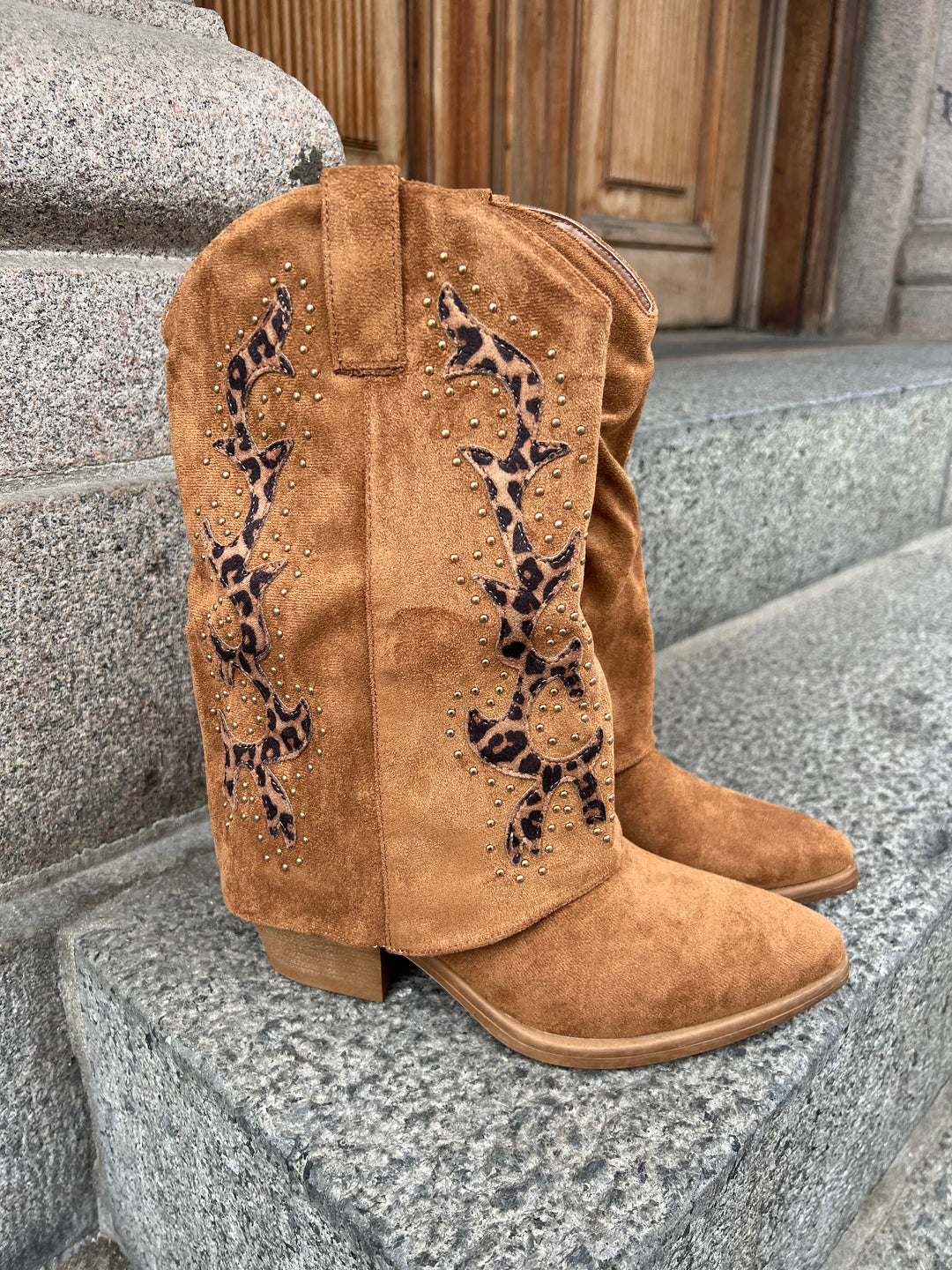 Arizona Embroidered Western Boots – Camel