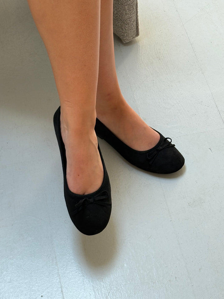 Dora Bow Ballerina - Faux Suede Black
