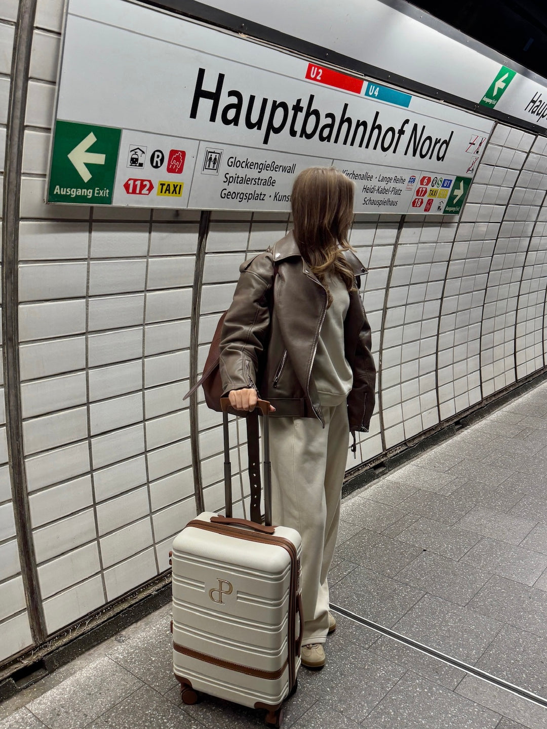 Cabin Suitcase - Beige