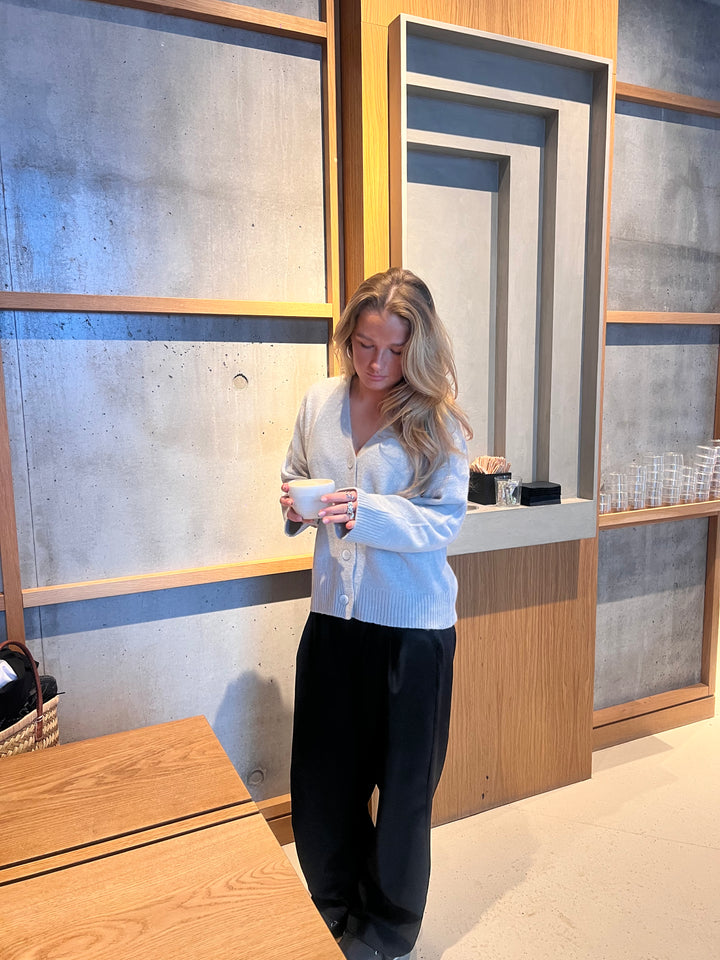 Frida Loose Fit Knit Cardigan - Light Grey