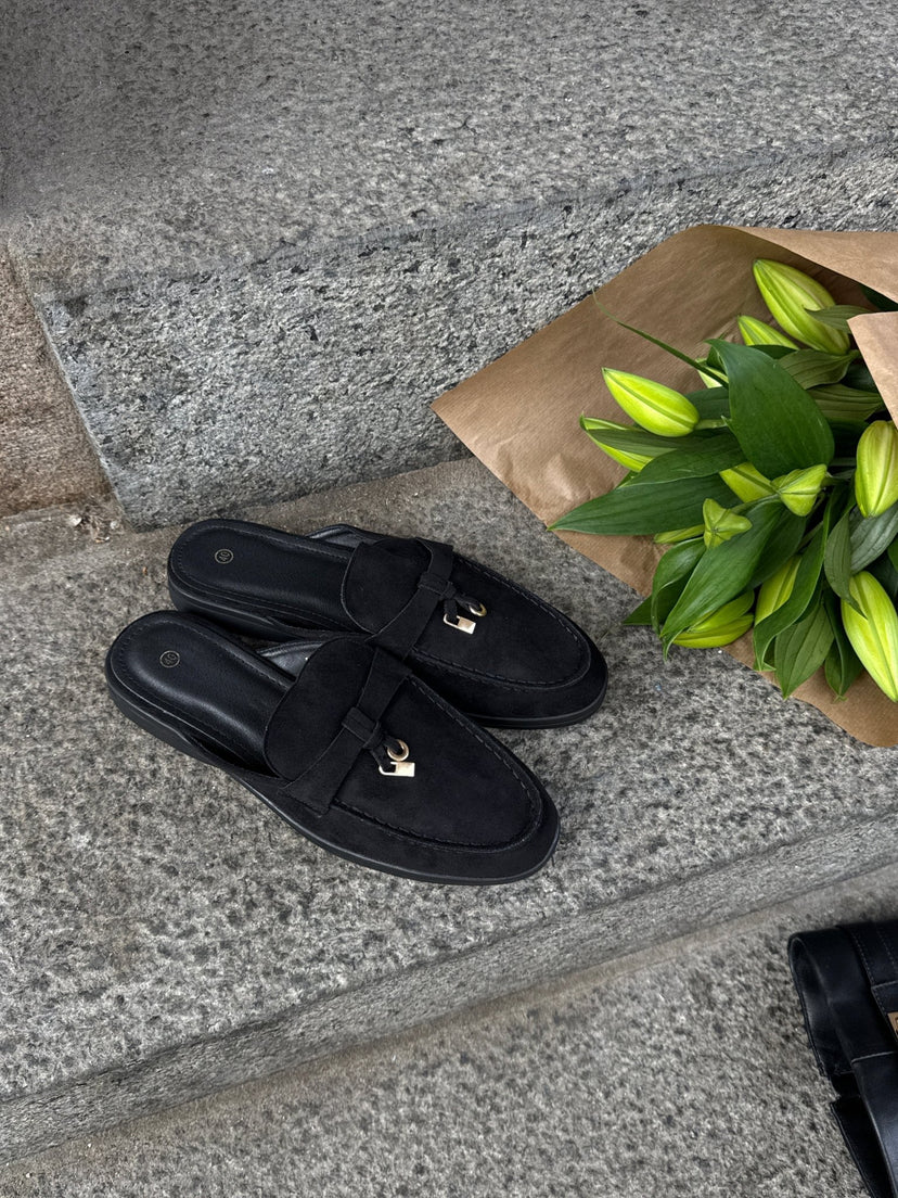 Iben Slip-on Mule - Black