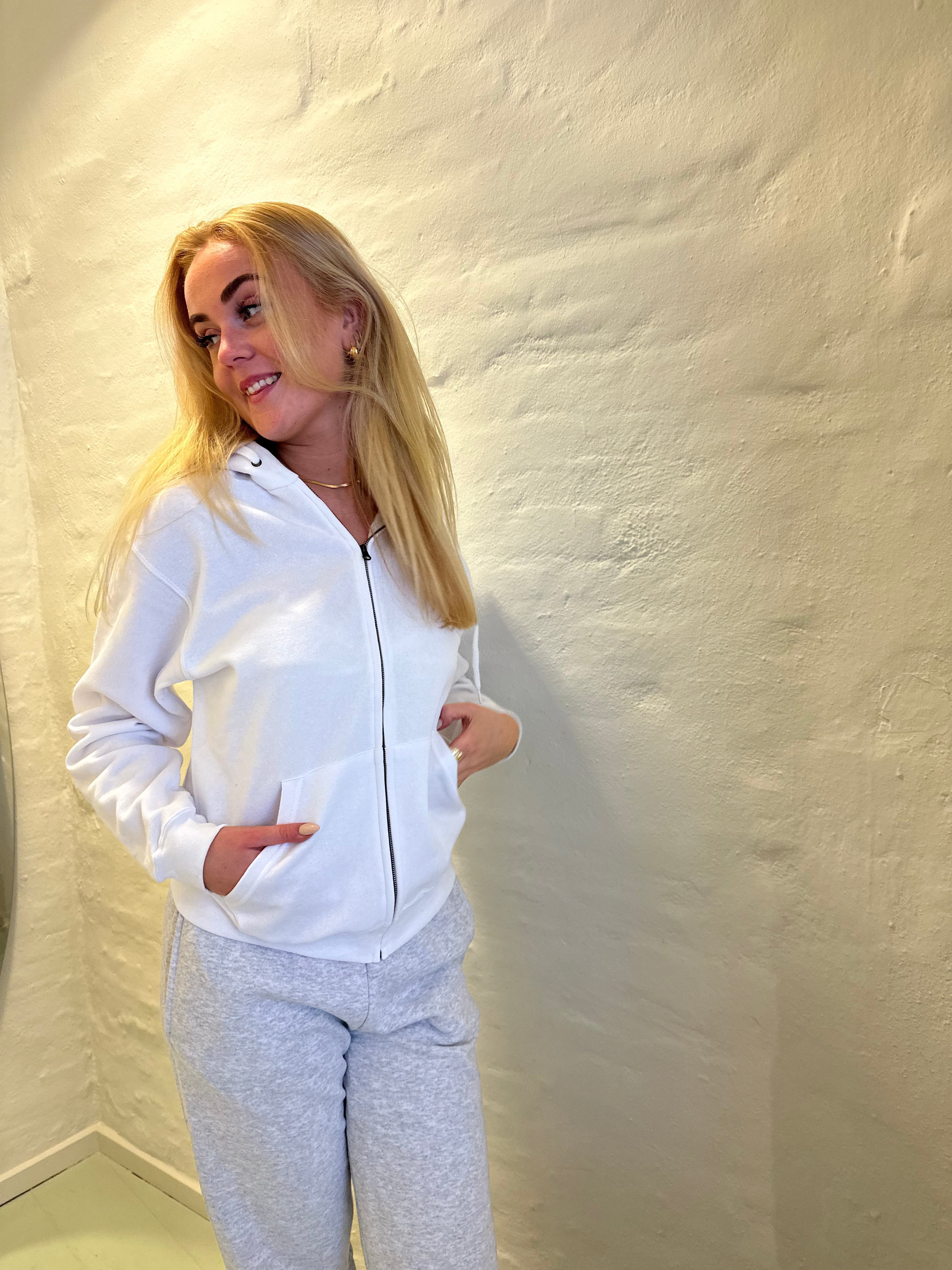 White hoodie fruit of the loom sale