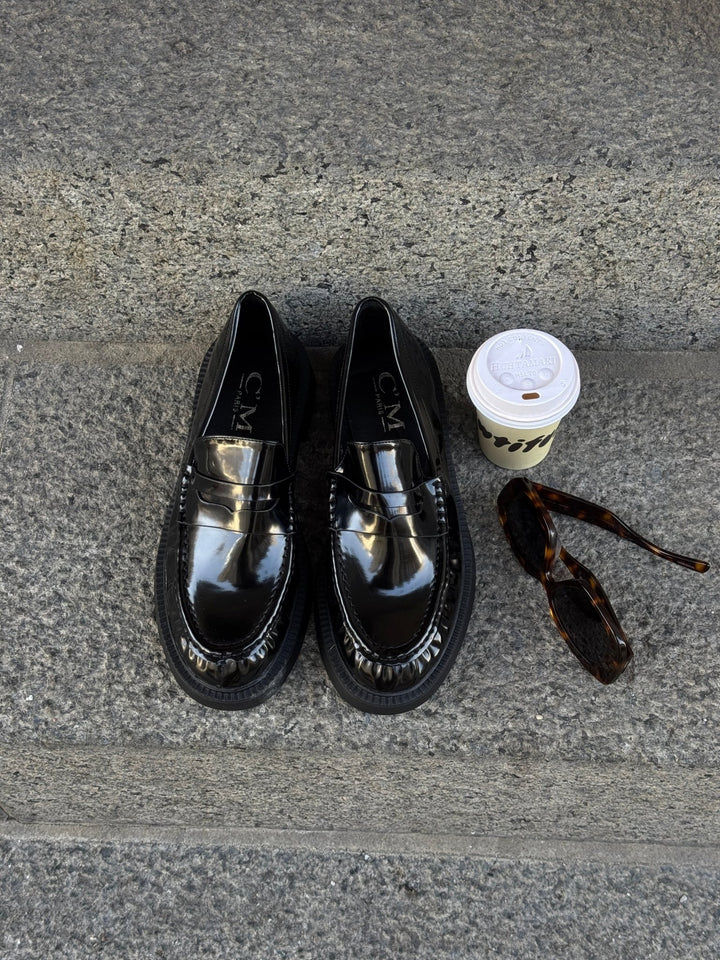 Kassandra Loafers - Black