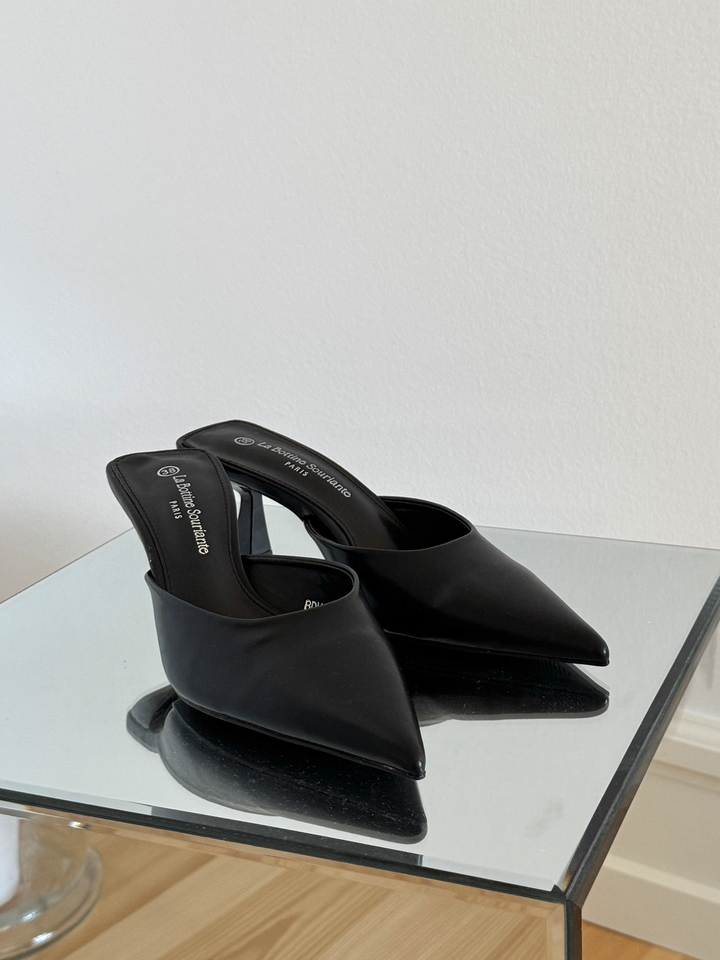 Xenia Low Heel Mule - Black